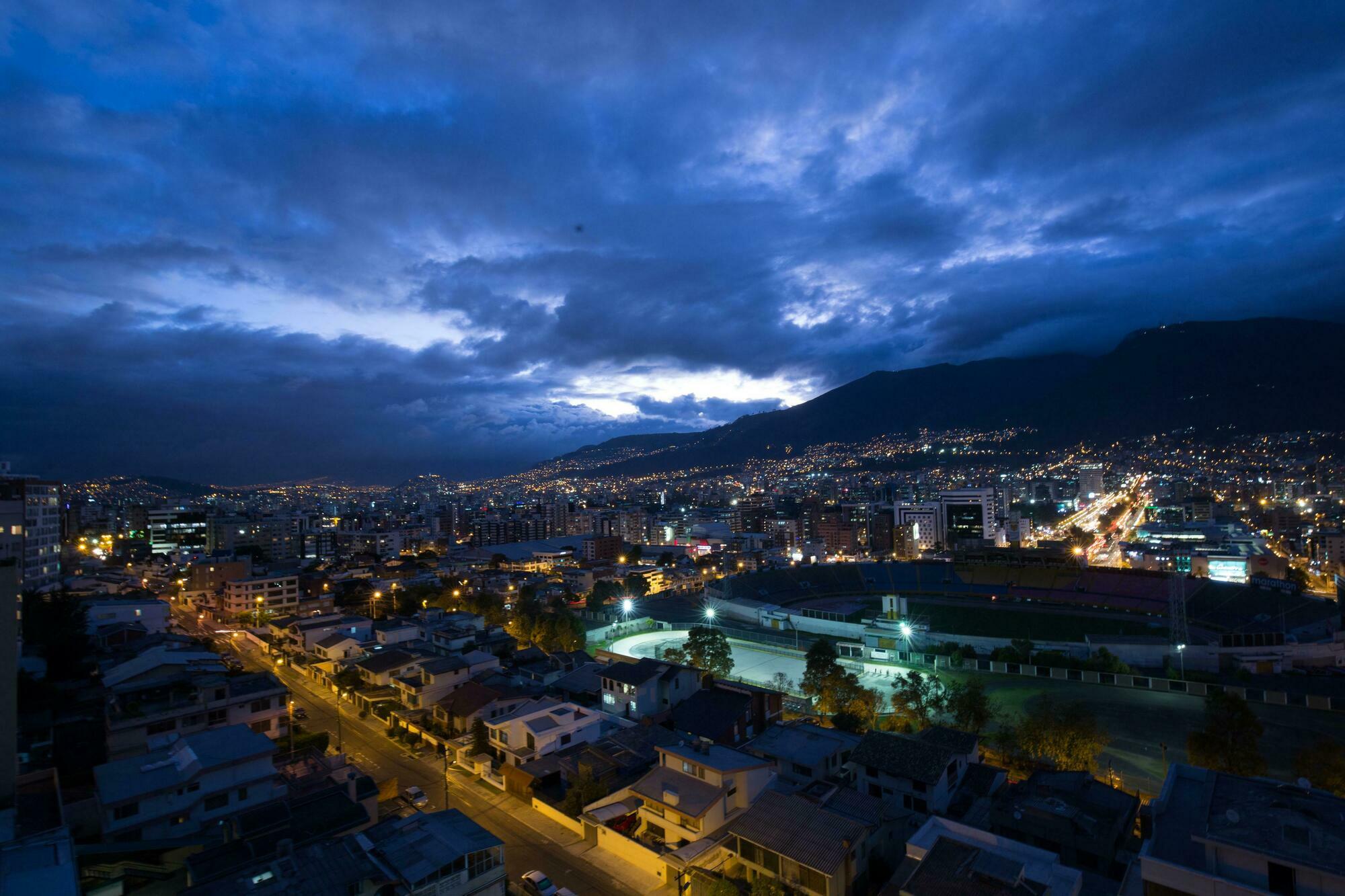 Stanford Suites Hotel Quito Eksteriør billede